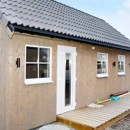 Holiday Averoy Vii